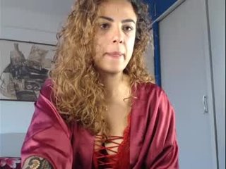 curlygirl35 english cam girl show his beauty legs online