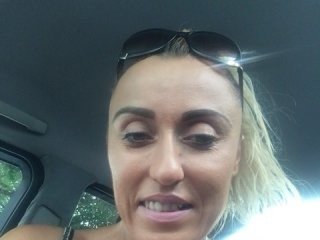 deviousangel european cam babe bangs her tight holes with ohmibods online