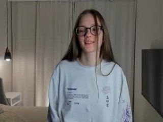 katinatonge cam babe with big tits in private live sex show