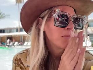 ok_cassidy cam babe likes squirting after getting pleasure from masturbation