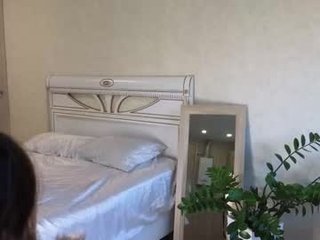 uwunikaa teen cam babe wants to be fucked online as hard as possible