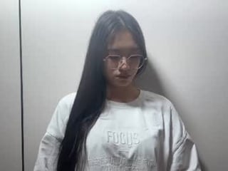 mitchellallanson asian teen cam babe plays with her ass hole