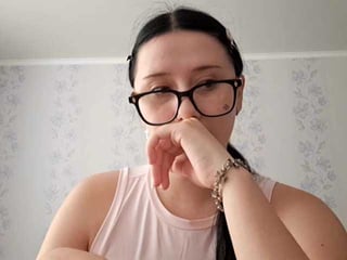 sangbittel brunette teen cam babe plays with her tight asshole