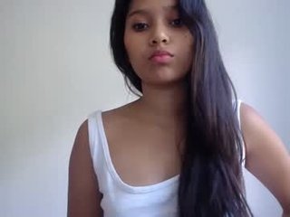 alexia_08 ebony cam girl likes making your toys-related dreams come true in adult chat