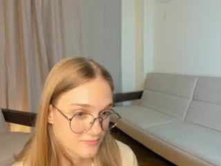 femmantis nude cam bitch enjoys hard live sex on camera