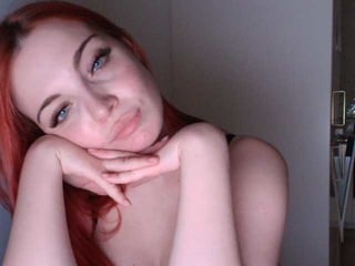 yourdreamwoman depraved blonde cam girl presents her pussy drilled