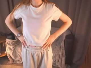 lonabirdon teen cam babe jerk off her wet pussy on XXX cam