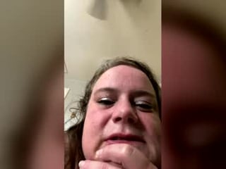 lb24153 fat cam girl uses her toy to make her pussy quiver online