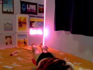 bellaqueen0701 horny cam babe - her special appeal is wet little pussy and naked body 