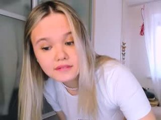 miss__selena petite asian cam girl in dirty live sex show