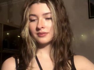 dremazwahlen teen cam babe wants to be fucked online as hard as possible