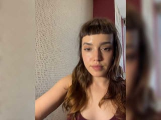 kendrali brunette teen cam babe plays with her tight asshole