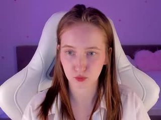 _secretelly_ teen cam babe wants to be fucked online as hard as possible