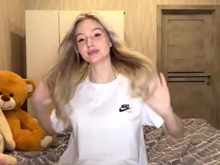 tinavaleri cam babe with big boobs loves lingerie fetish online