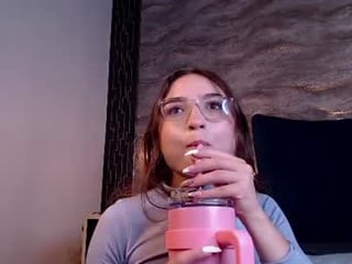 mia_luxor naked cam babe loves blowjob online
