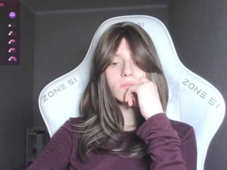 kissesliza brunette russian cam girl gives me all my dirty dreams