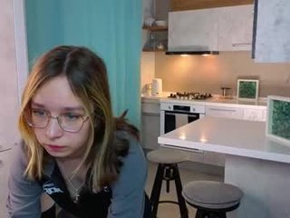 alorianna sex cam with a horny cute cam girl that's also incredibly naughty