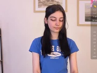 grace_bisho cute cam babe teasing her wet cunt live on cam