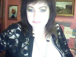 elenazed brunette white cam babe wants her pussy stretched