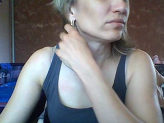 babylove4432 blonde white cam babe wants her pussy stretched