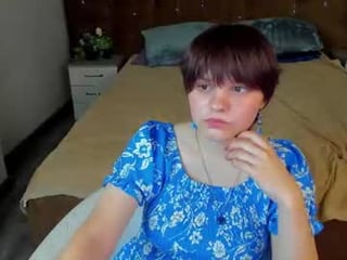 tara_cashews naked teen cam babe loves kiss, licked slits and pink clits on a sex cam