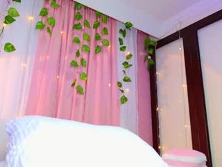 zafiiro_bluee2 teen cam babe try to feel cruel domina online