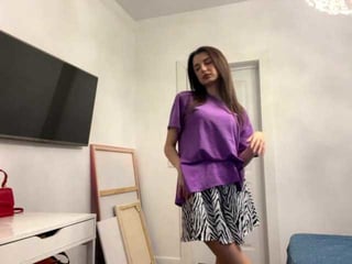 amilyglamour brunette teen cam babe plays with her tight asshole