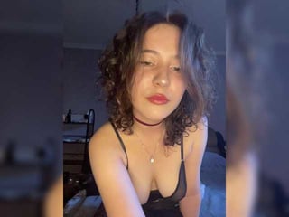 lissyk brunette russian cam girl gives me all my dirty dreams