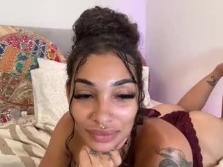 eroticmedusa cam girl gets cum sprayed on her hairy pussy online