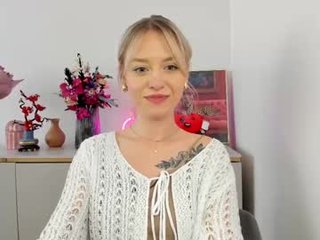 perfectxcindy beautiful cam babe has the ever-willing mens at her service, and she uses him for all he's good for