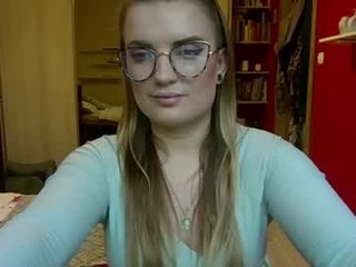 vanessaseduce horny man spewing his cum into pink cam babe pussy
