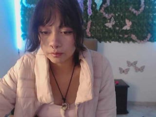 violetdreams-1 latina cam girl pleasing one dirty ass