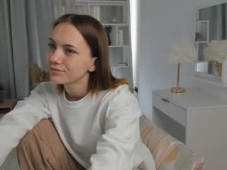 colbymcroberts pretty teen cam girl wants getting spanks her tight pussy on camera