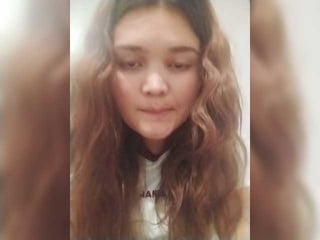 udey2 cam girl loves male attention online