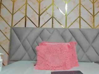 cassidy_14 cam babe wants her pussy fucked hard on camera