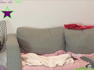 jadestaruk redhead cam babe with the ability to squirt in front of an audience online