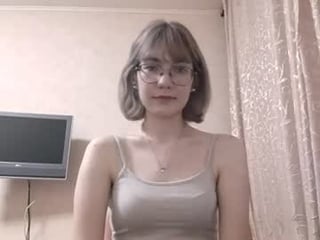 wenonashreeves teen cam babe wants to be fucked online as hard as possible
