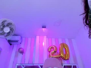 lunapleasure_ big tits cam babe is curious about squirting techniques