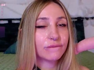 evit_dirty_mind_ cam girl gets the fucking of her life with our machines