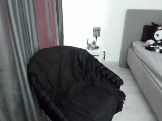 melissanextdoor teen cam babe enjoys hard live sex and squirts online