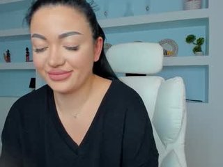 jisselle wet cam babe masturbates and gets hot cum on beautiful face