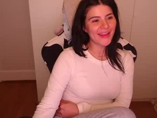 cassiealvarez latina cam babe brings live sex to him online