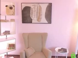 ema_strike depraved blonde cam girl presents her pussy drilled