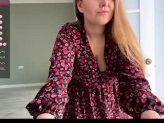 alina_cum cam girl in beautiful lingerie loves cum on mouth and chin