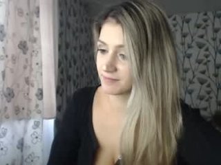 aurelyie cam babe does not want to show her hairy cunt during sensual stpiptease