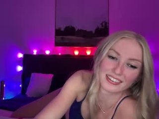 kyliexxrose teen cam babe wants to be fucked online as hard as possible