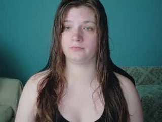 treejeanne cam girl loves poking sex toy between her legs on camera