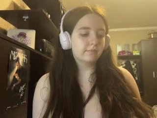 sassy_touch_heat_x3 teen cam babe wants to be fucked online as hard as possible