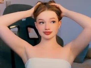 yourflowerqueen teen cam babe wants to be fucked online as hard as possible