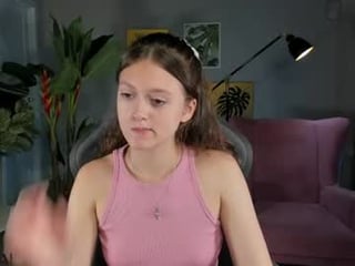 tunaholli naked teen cam babe loves kiss, licked slits and pink clits on a sex cam
